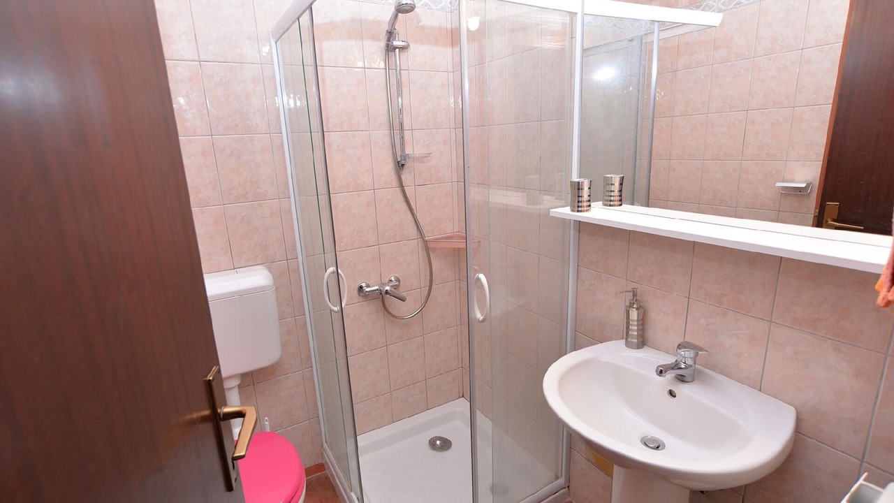 Photo of Bathroom in Valbandon