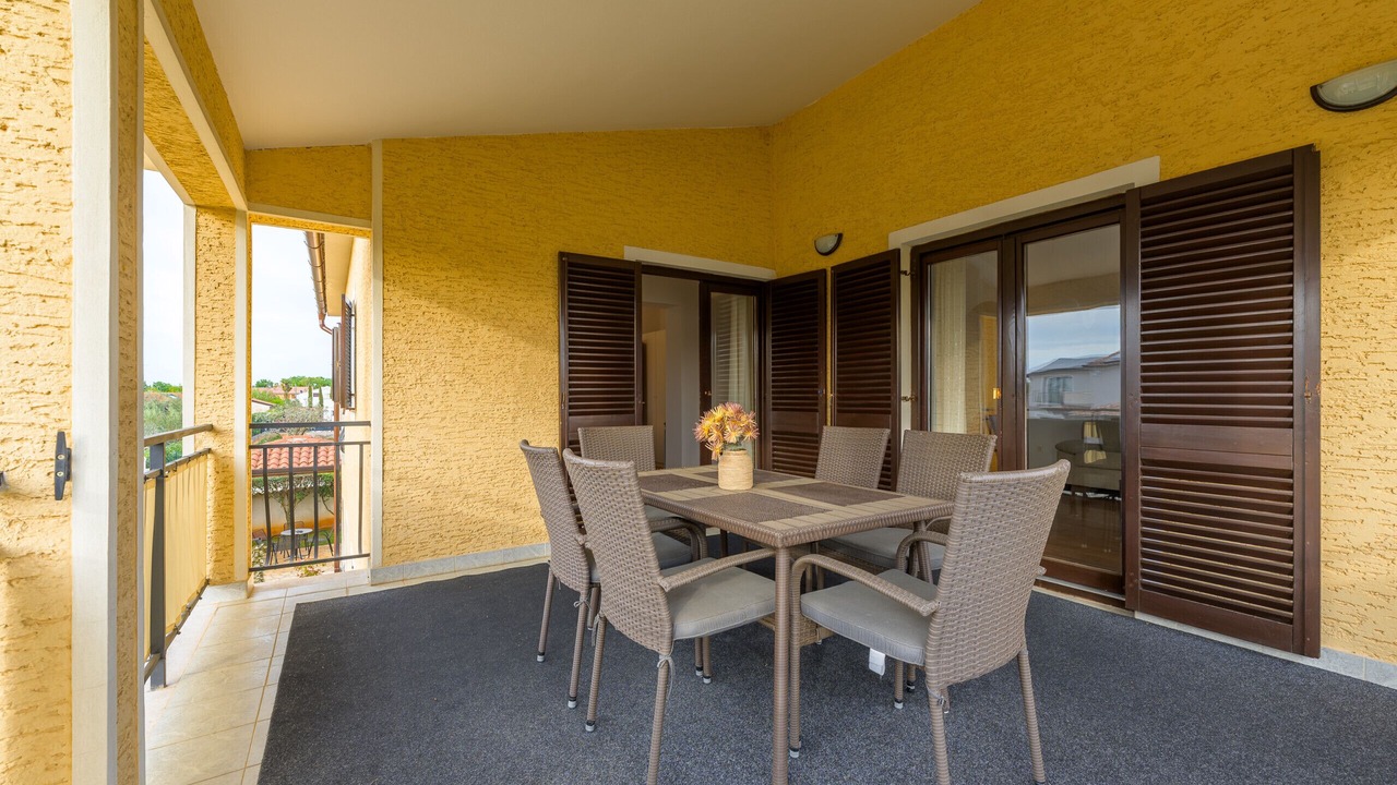 Photo of Patio Balcony in Gulici