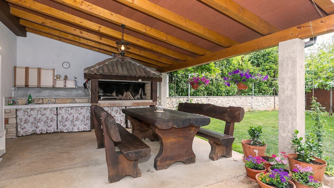 Photo of Outdoor in Spadici