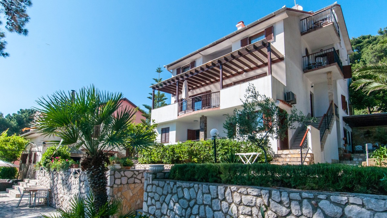 Photo of Outdoor in Cove Murtar