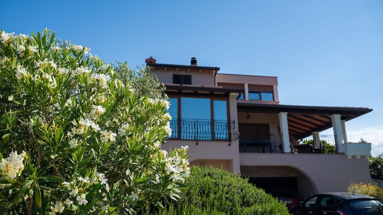 Photo of Outdoor in Rogocana