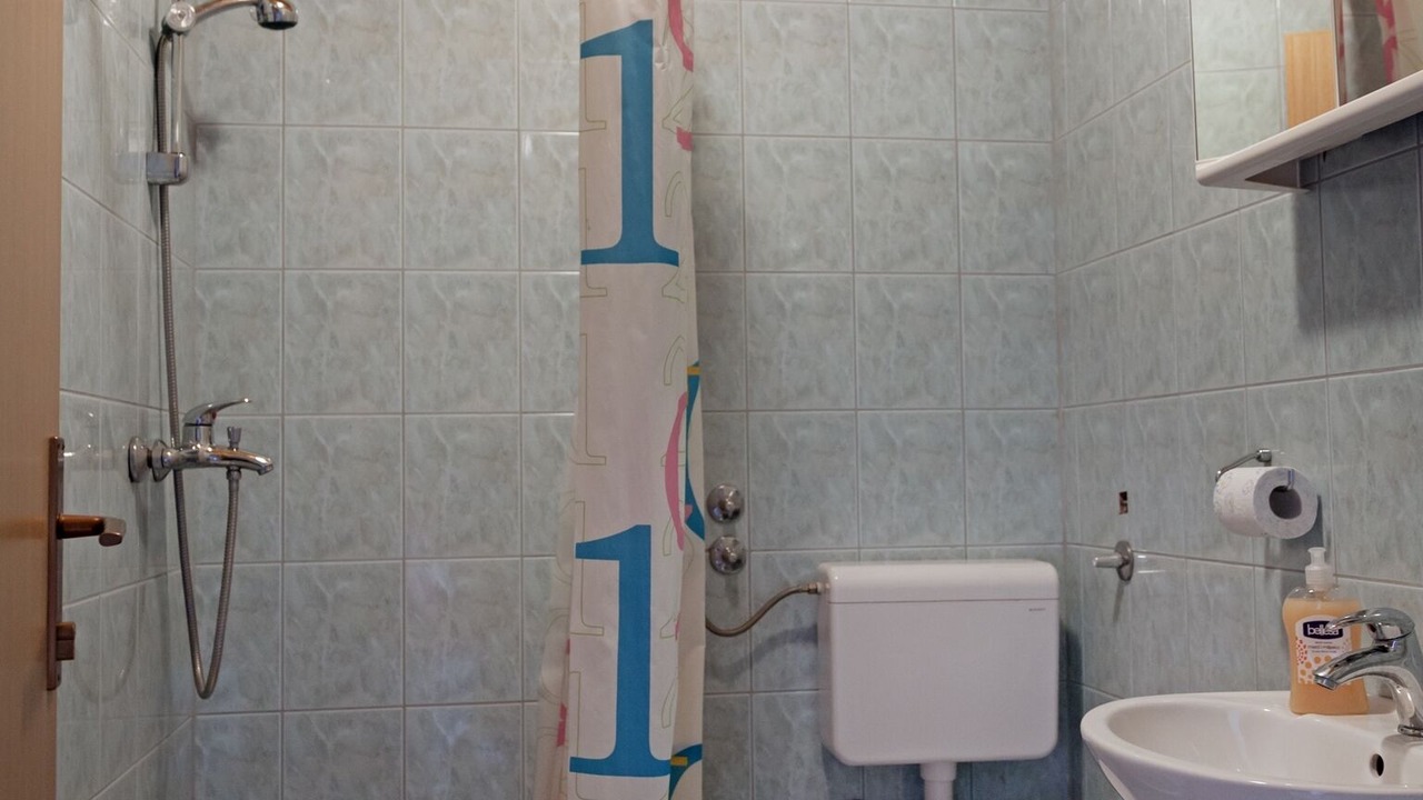 Photo of Bathroom in Catrnja