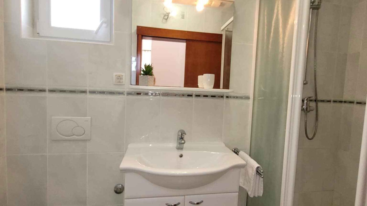 Photo of Bathroom in Vir