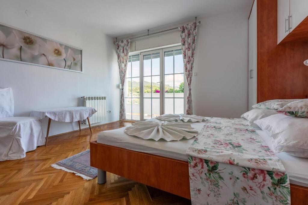 Photo of Bedroom in Banjol
