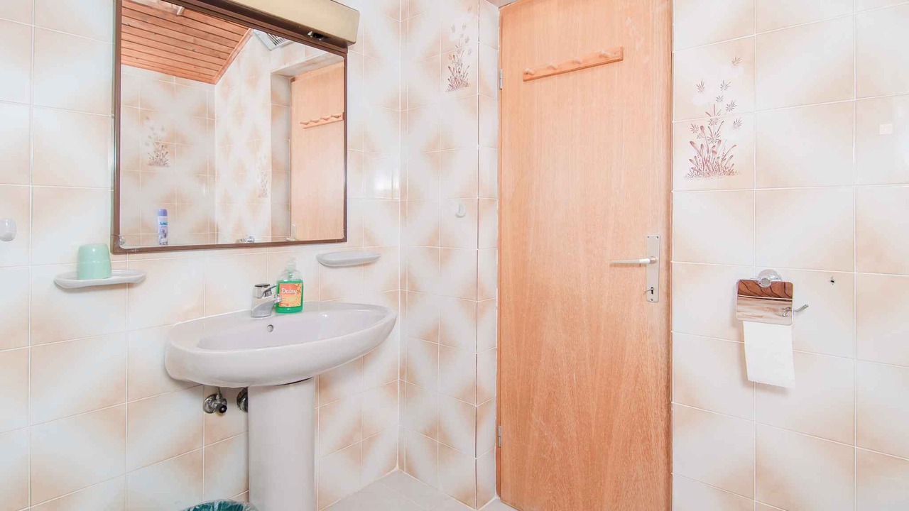 Photo of Bathroom in Cove Murtar
