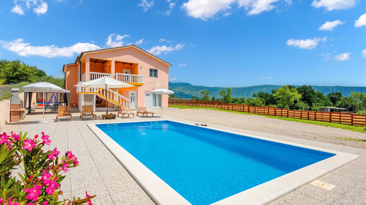 Photo of Outdoor in Pican