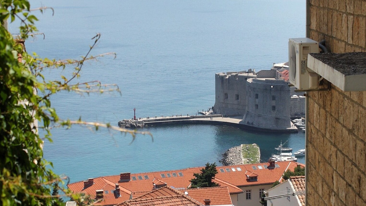 Photo of Others in Ploce