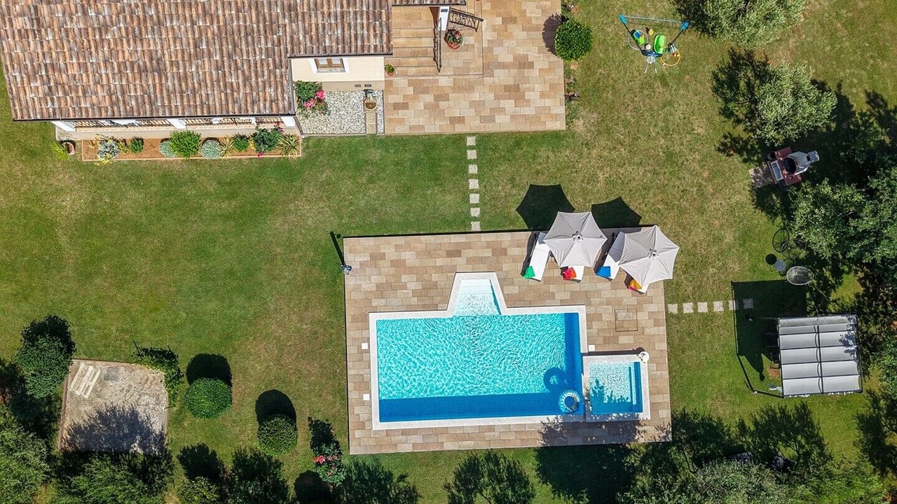 Photo of Outdoor in Tinjan