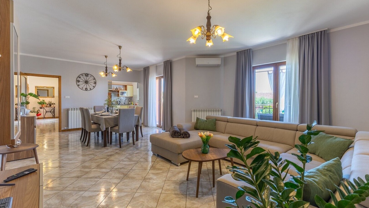 Photo of Livingroom in Tinjan
