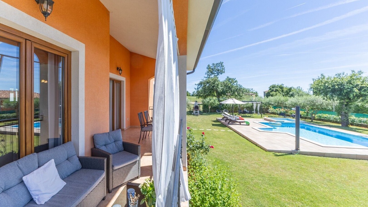 Photo of Patio Balcony in Tinjan