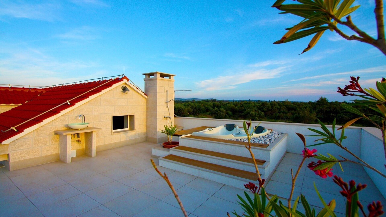 Photo of Patio Balcony in Sutivan