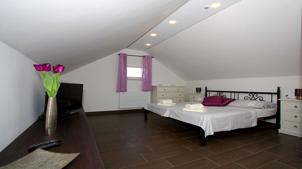 Photo of Bedroom in Sutivan