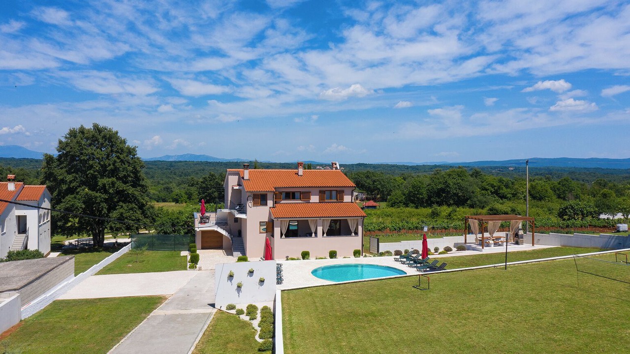 Photo of Outdoor in Sajini