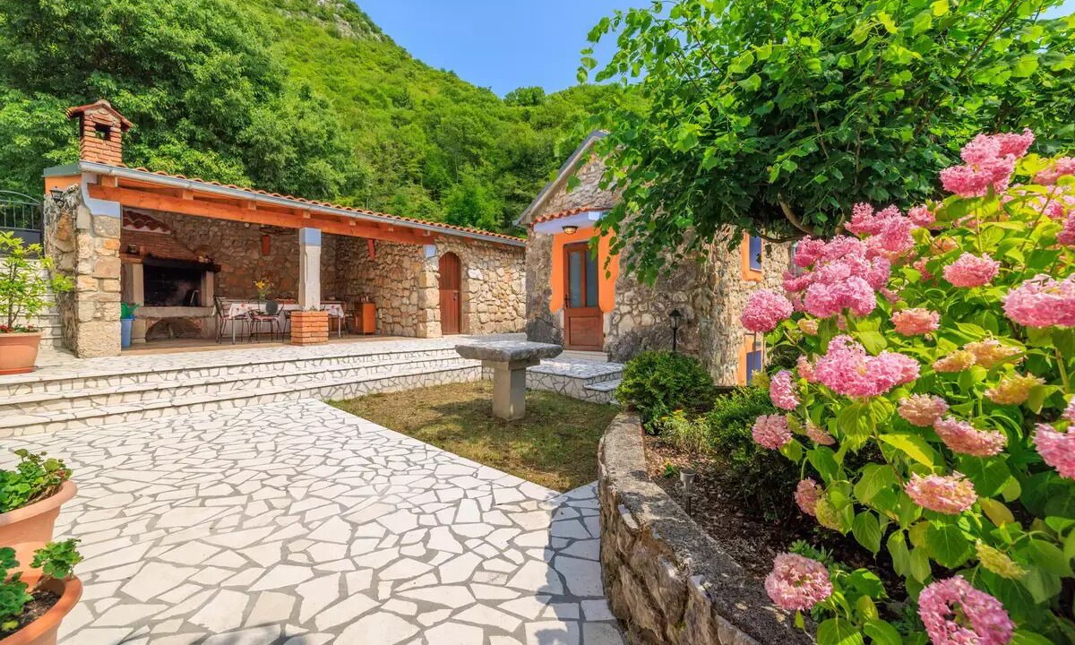 Photo of Patio Balcony in Grizane