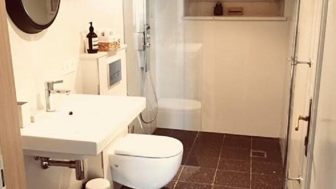 Photo of Bathroom in Pile