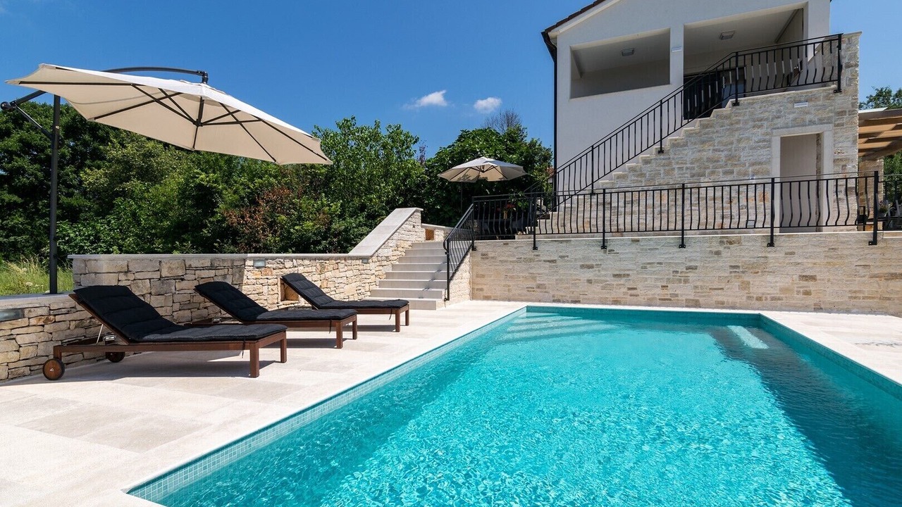 Photo of Outdoor in Golas