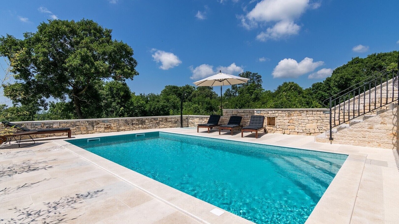 Photo of Outdoor in Golas