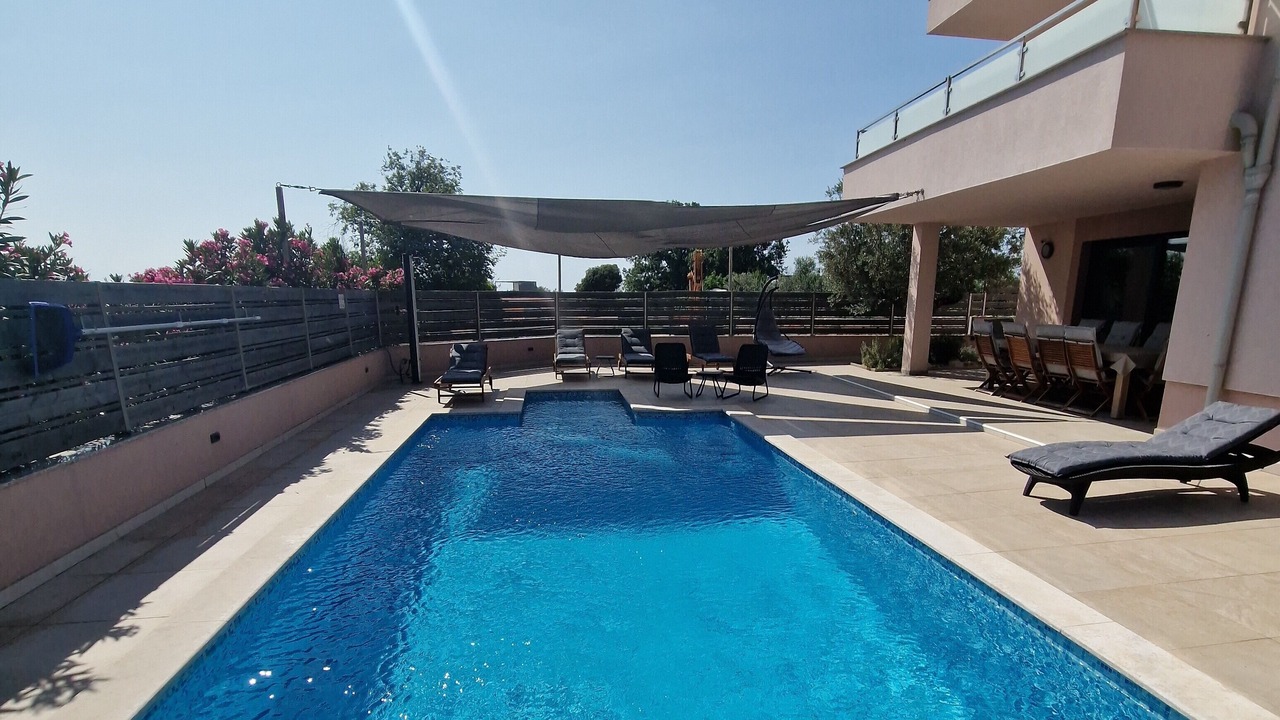 Photo of Outdoor in Peroj