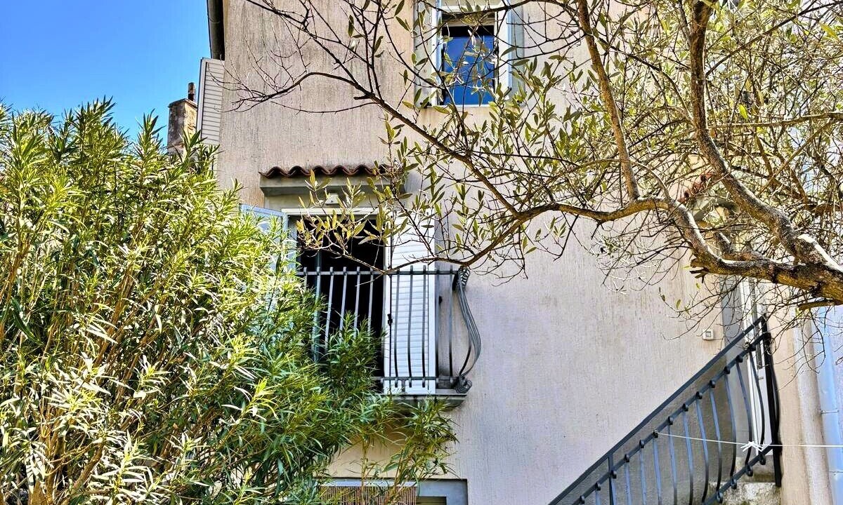 Photo of Outdoor in Cres