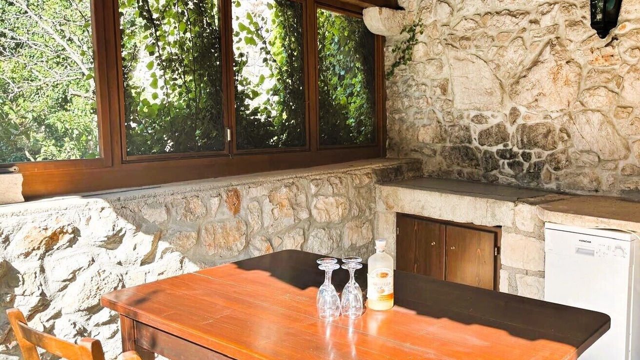 Photo of Outdoor in Cres