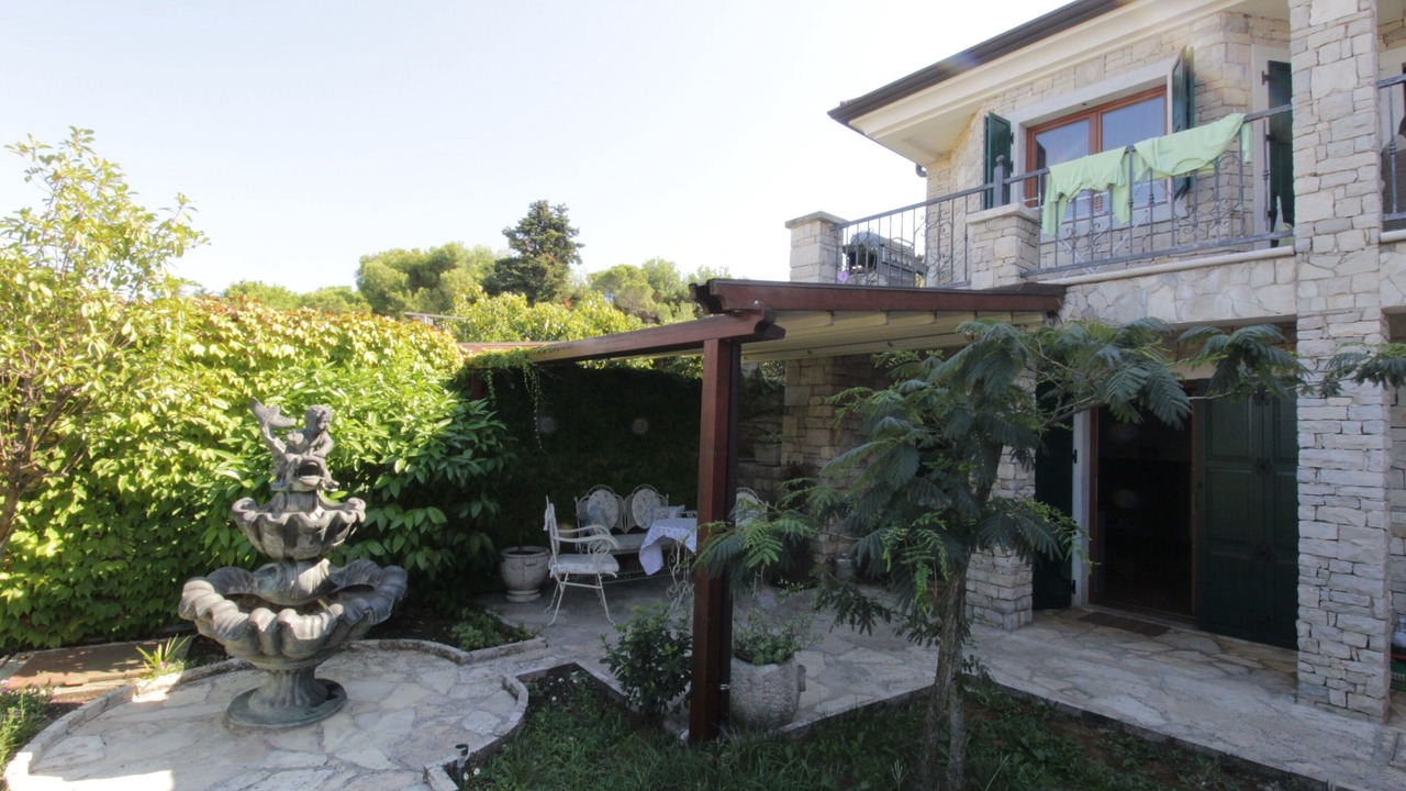 Photo of Patio Balcony in Crveni Vrh