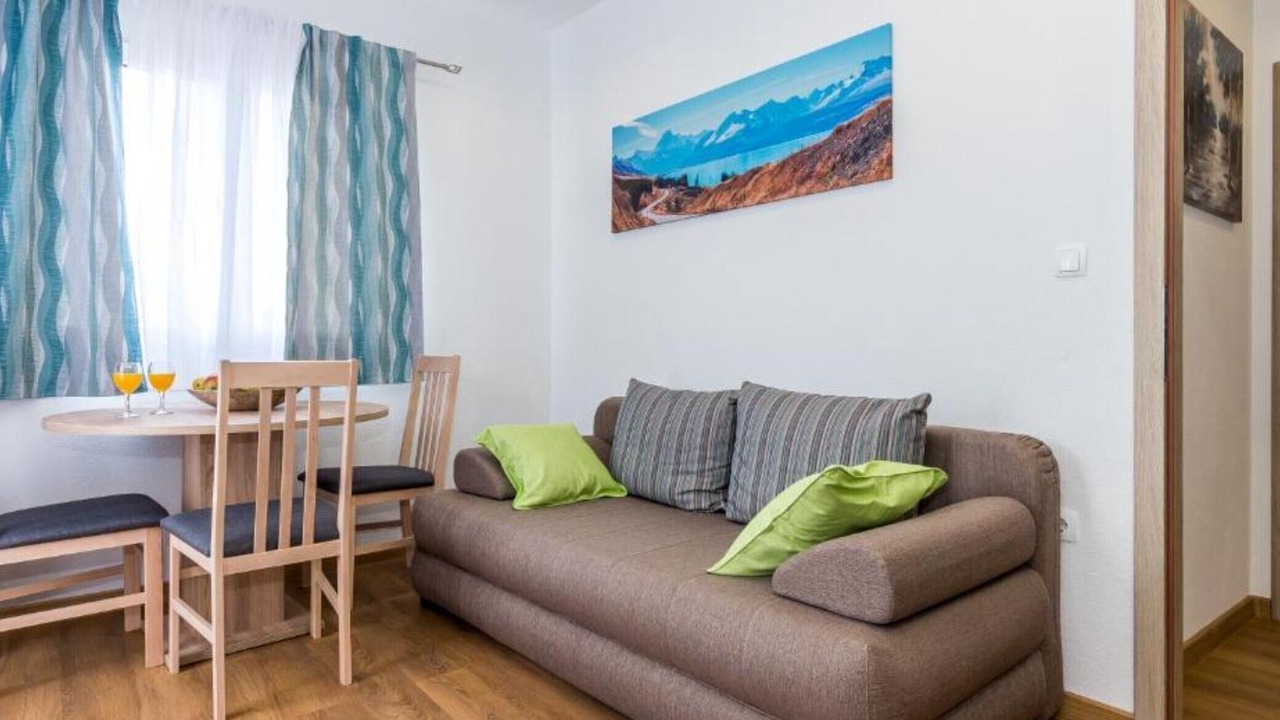Photo of Livingroom in Garjak