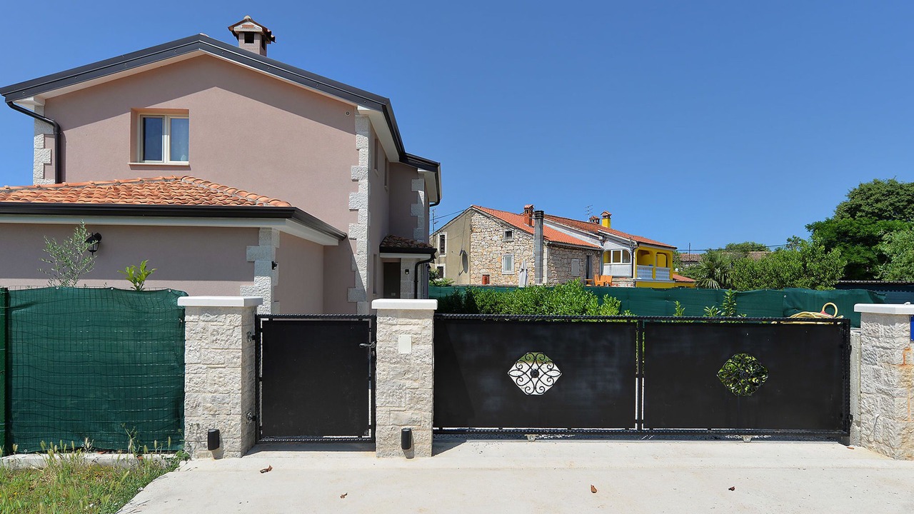 Photo of Others in Vrznaveri
