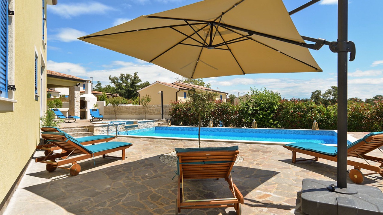 Photo of Outdoor in Muzini