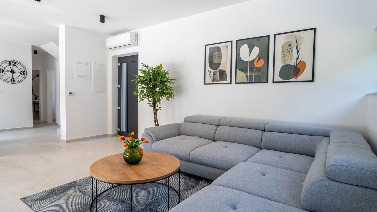 Photo of Livingroom in Mofardini