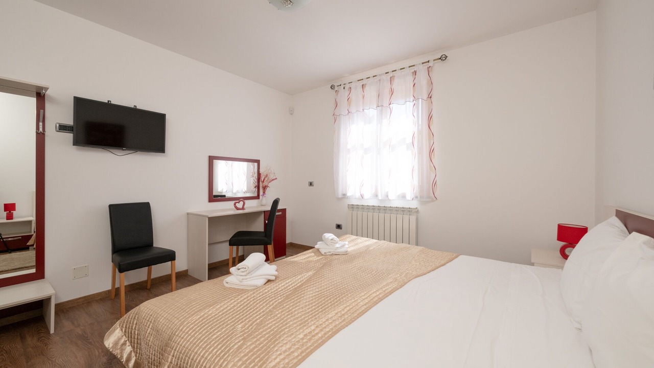 Photo of Bedroom in Gajana