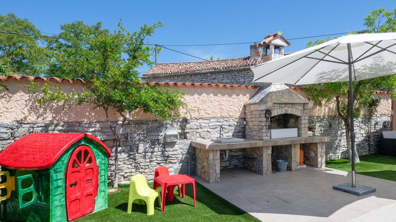 Photo of Outdoor in Sajini