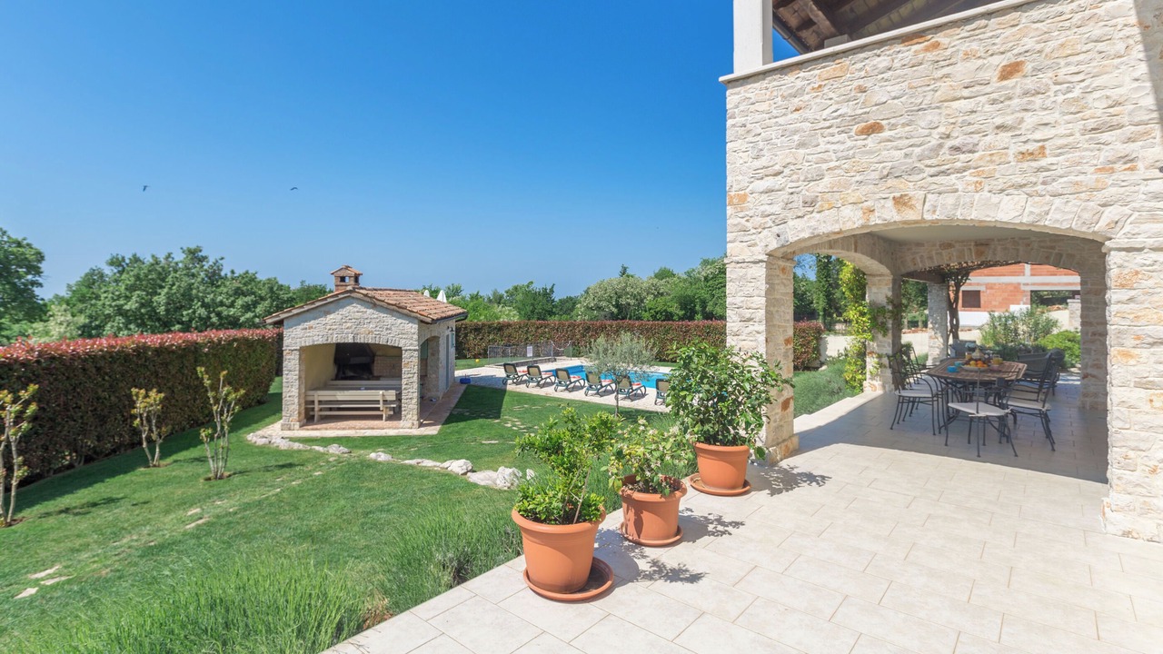 Photo of Outdoor in Heraki