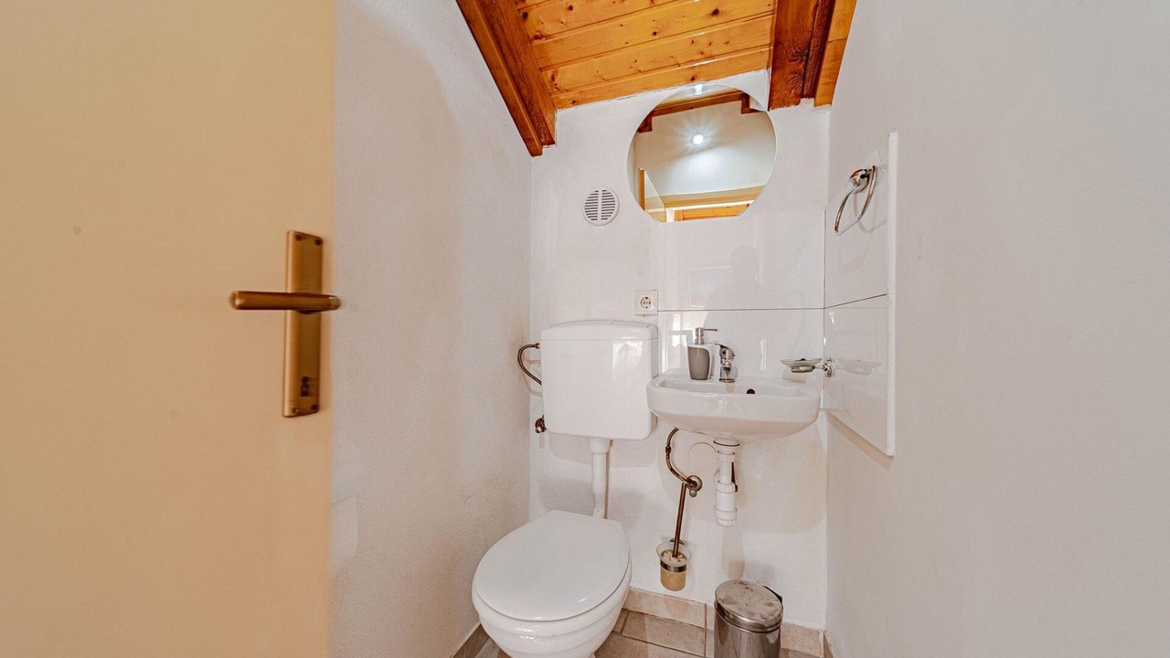 Photo of Bathroom in Potirna