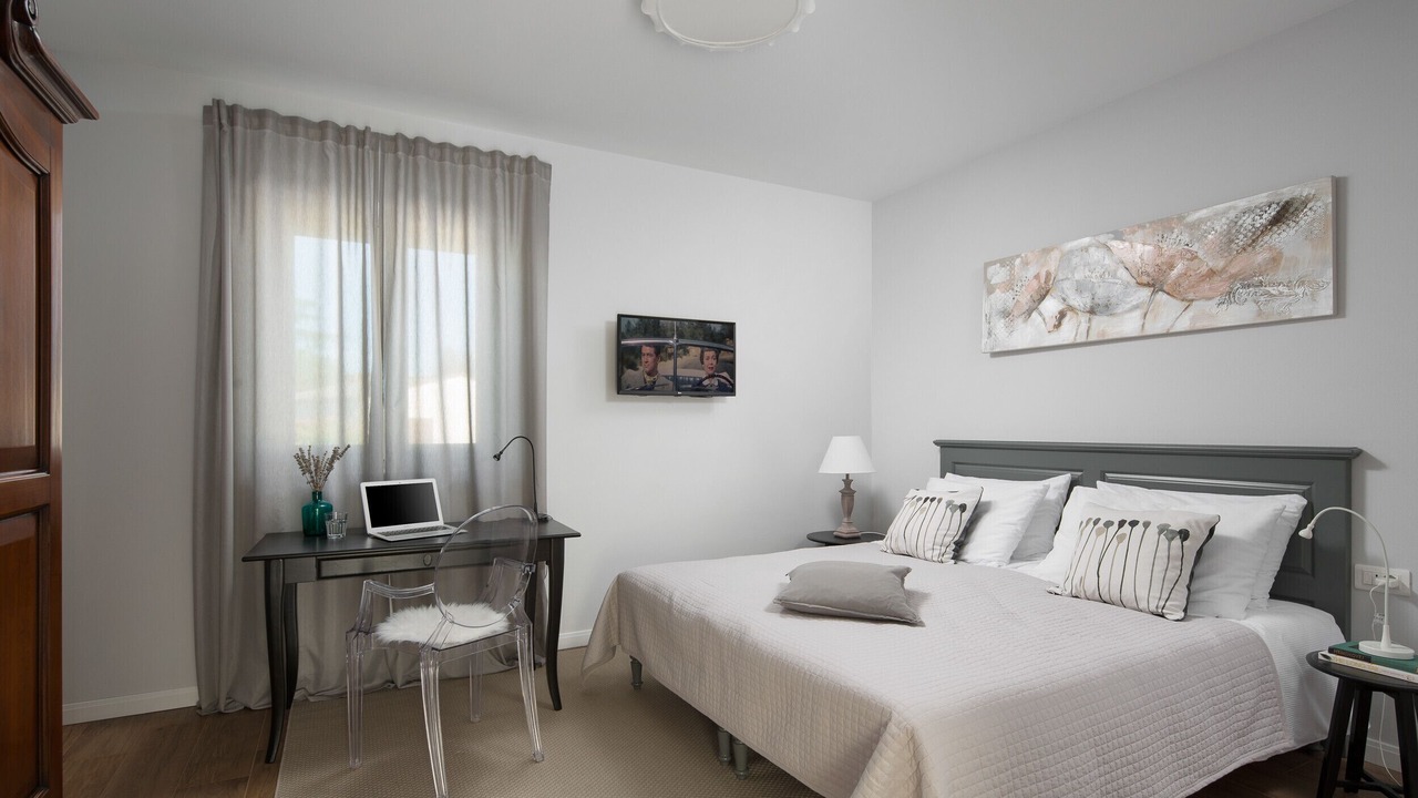 Photo of Bedroom in Tinjan