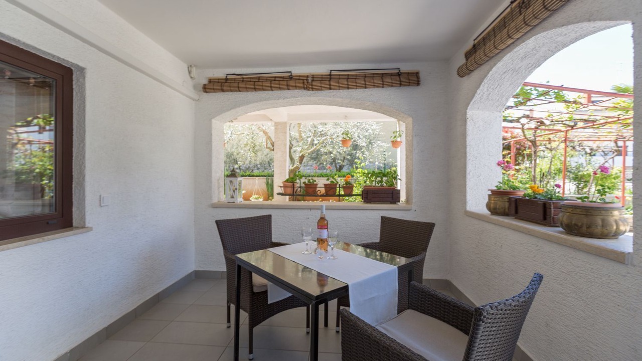 Photo of Outdoor in Spadici