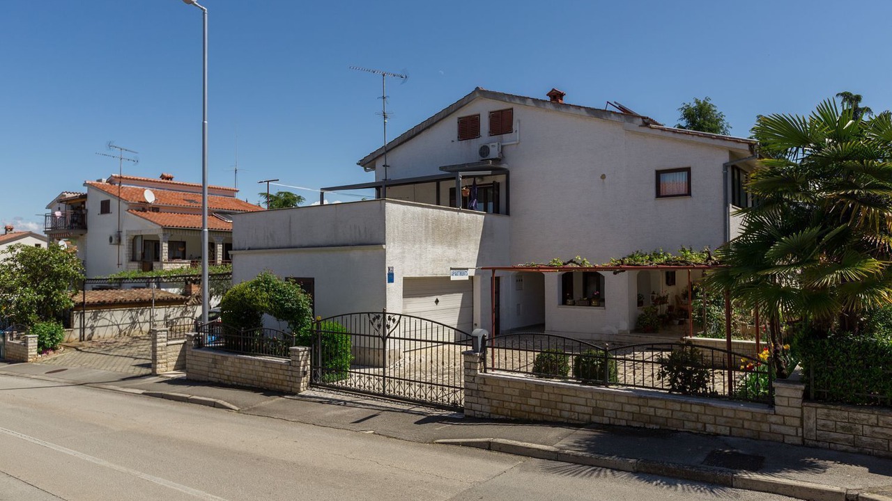 Photo of Outdoor in Spadici