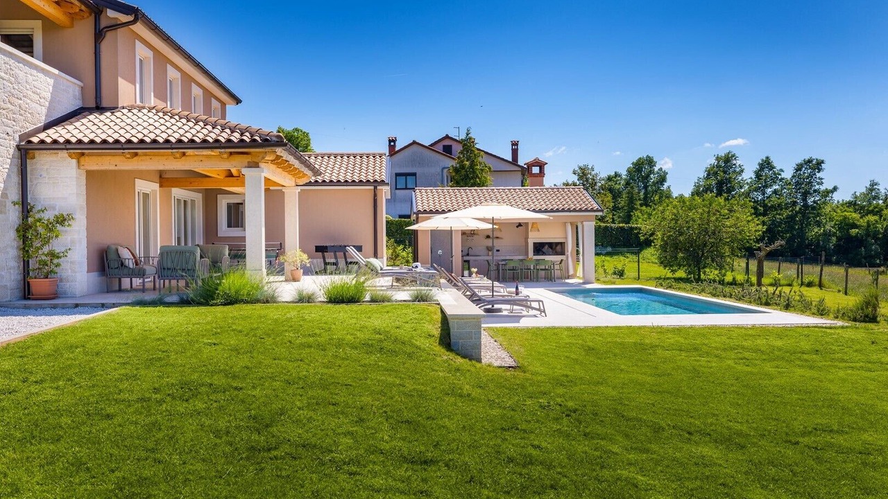 Photo of Outdoor in Beram