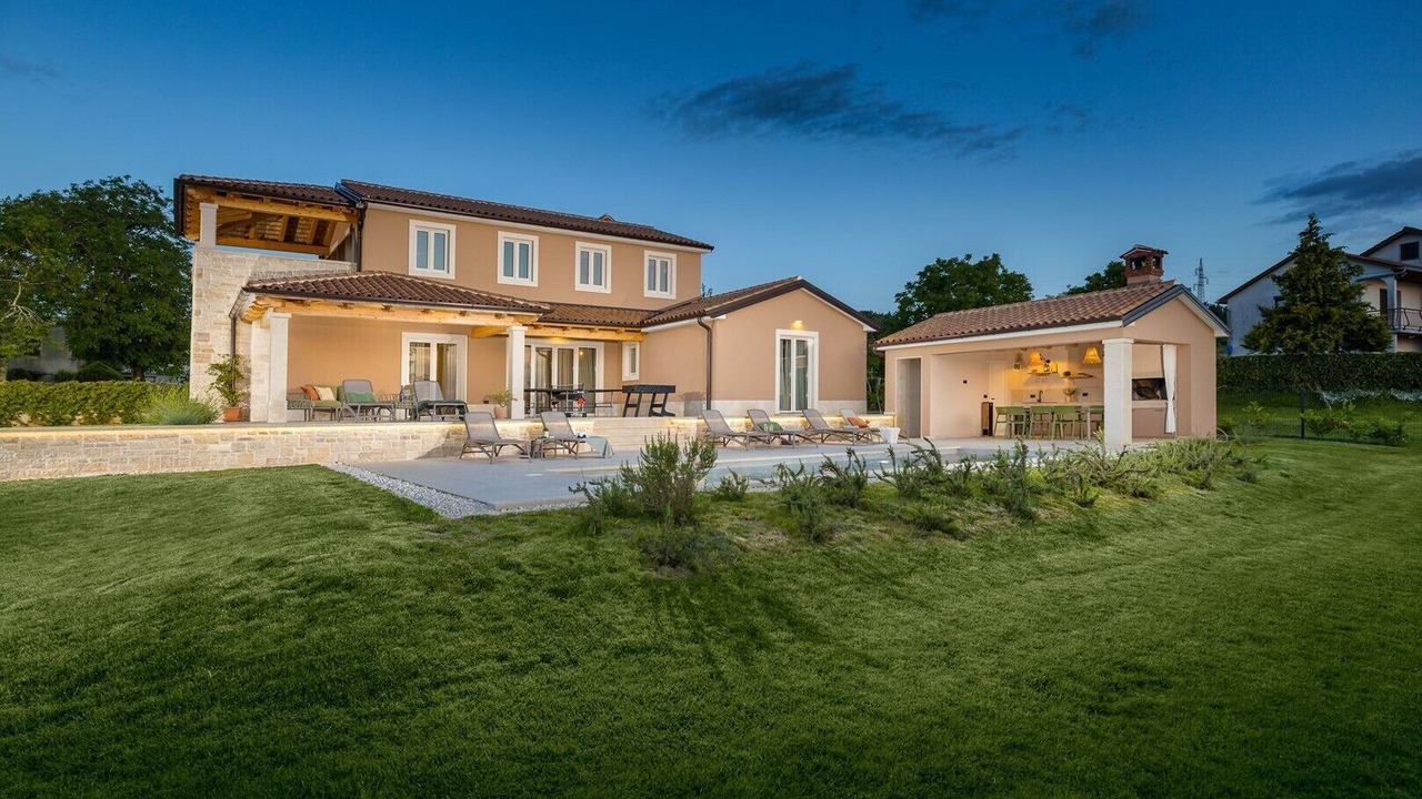 Photo of Outdoor in Beram