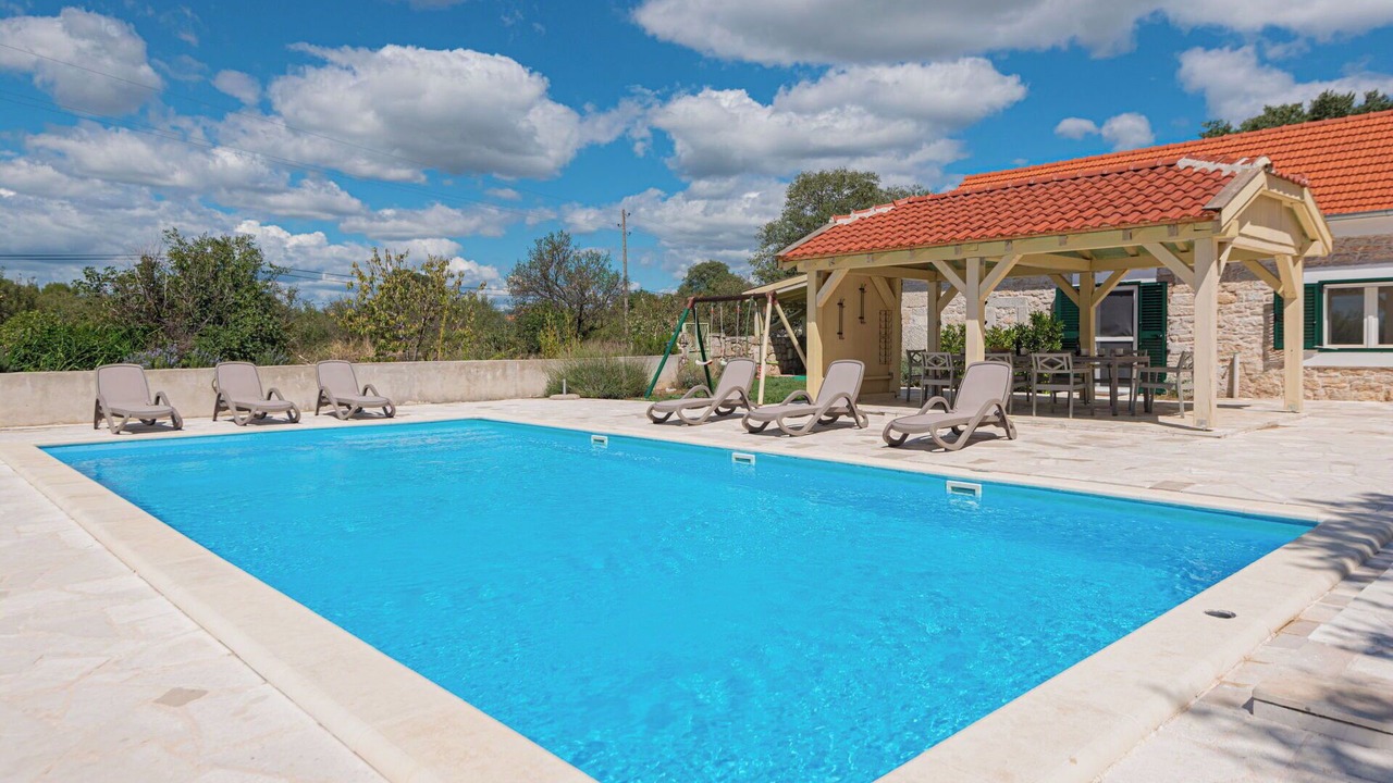 Photo of Patio Balcony in Oklaj