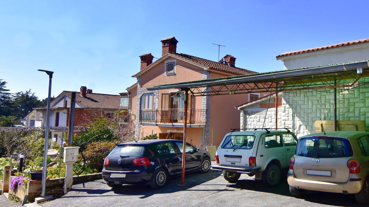 Photo of Outdoor in Basanija
