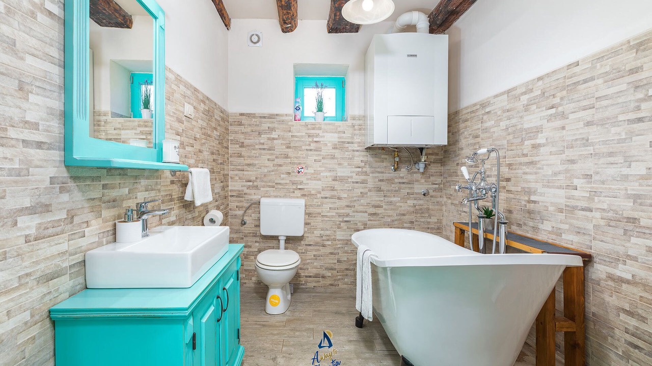 Photo of Bathroom in Peroj