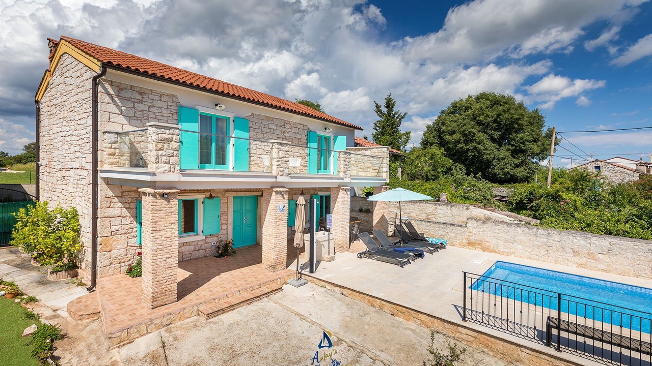 Photo of Outdoor in Peroj