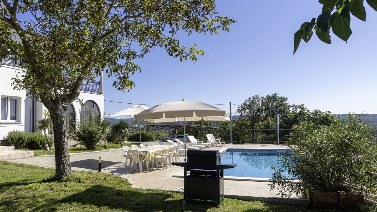 Photo of Outdoor in Topid