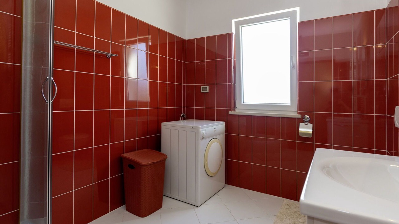 Photo of Bathroom in Topid
