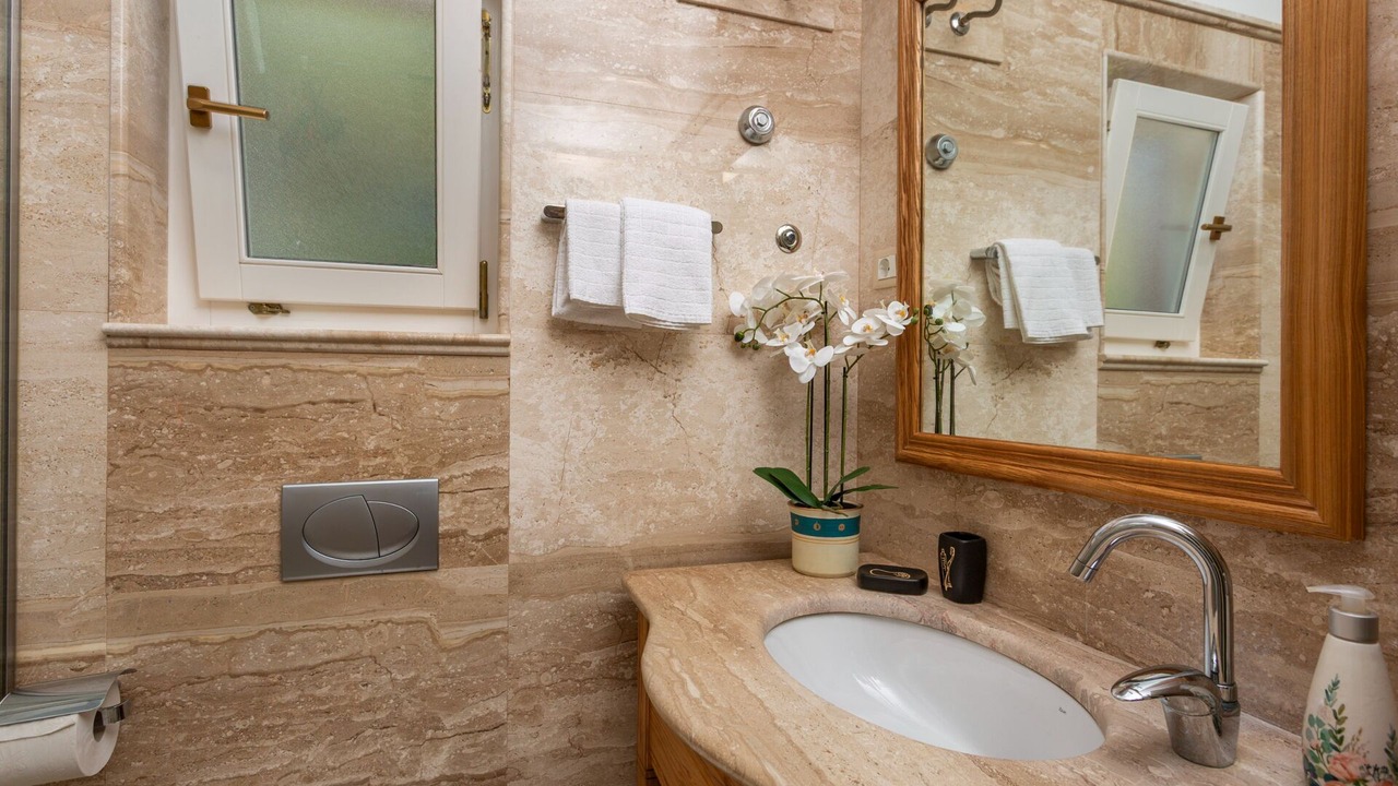 Photo of Bathroom in Pobri