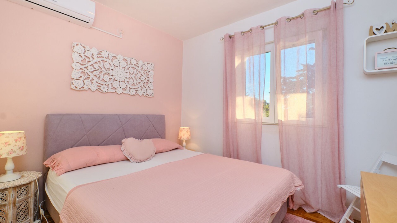 Photo of Bedroom in Lukovo Sugarje