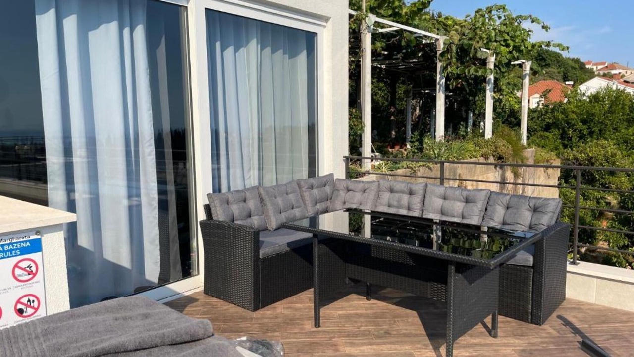 Photo of Patio Balcony in Gornji Kono