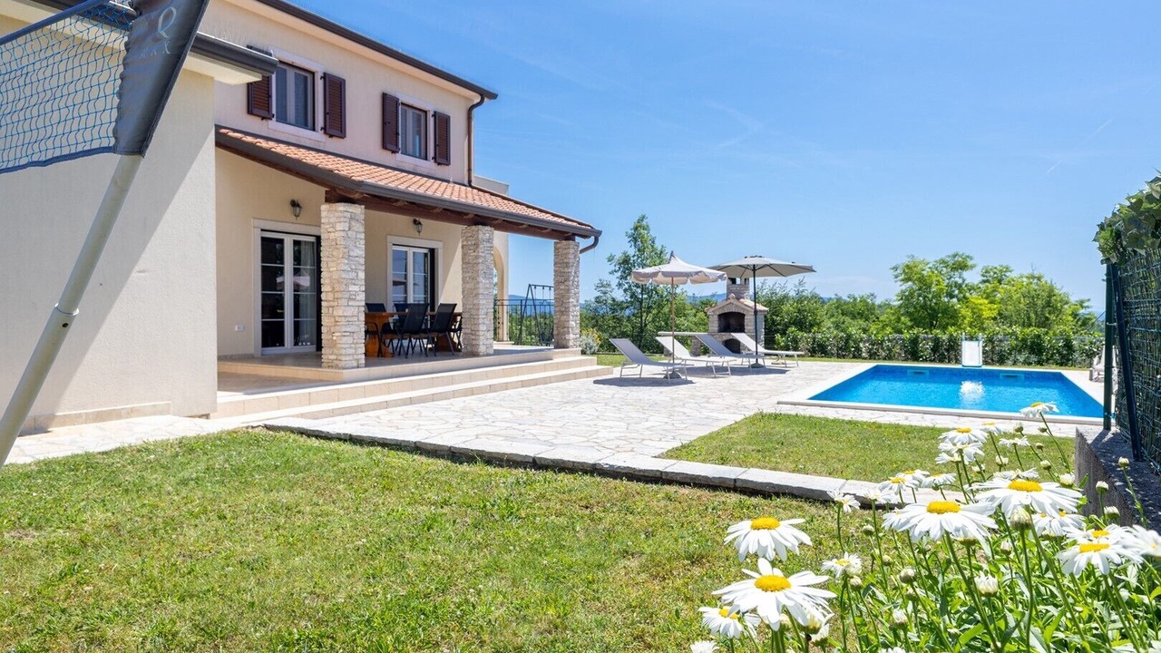 Photo of Outdoor in Gracisce