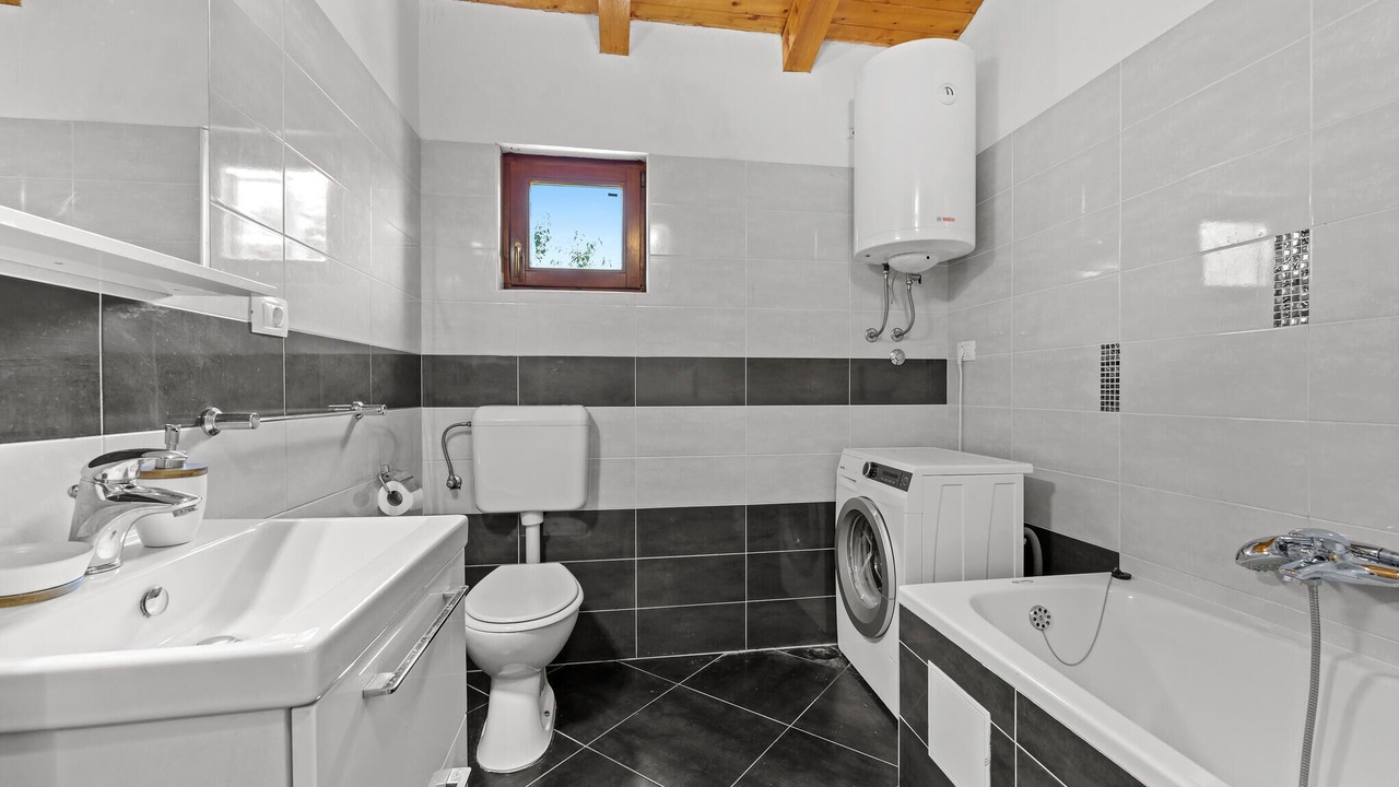 Photo of Bathroom in Orihi