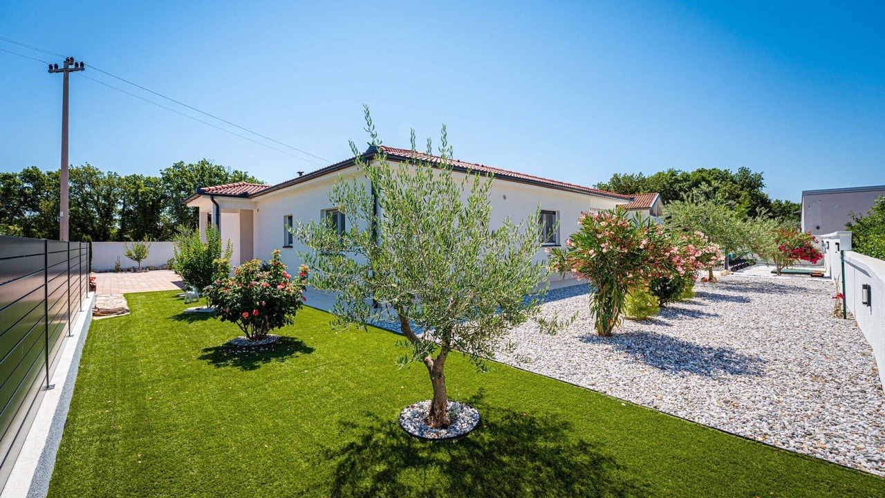 Photo of Outdoor in Kavran